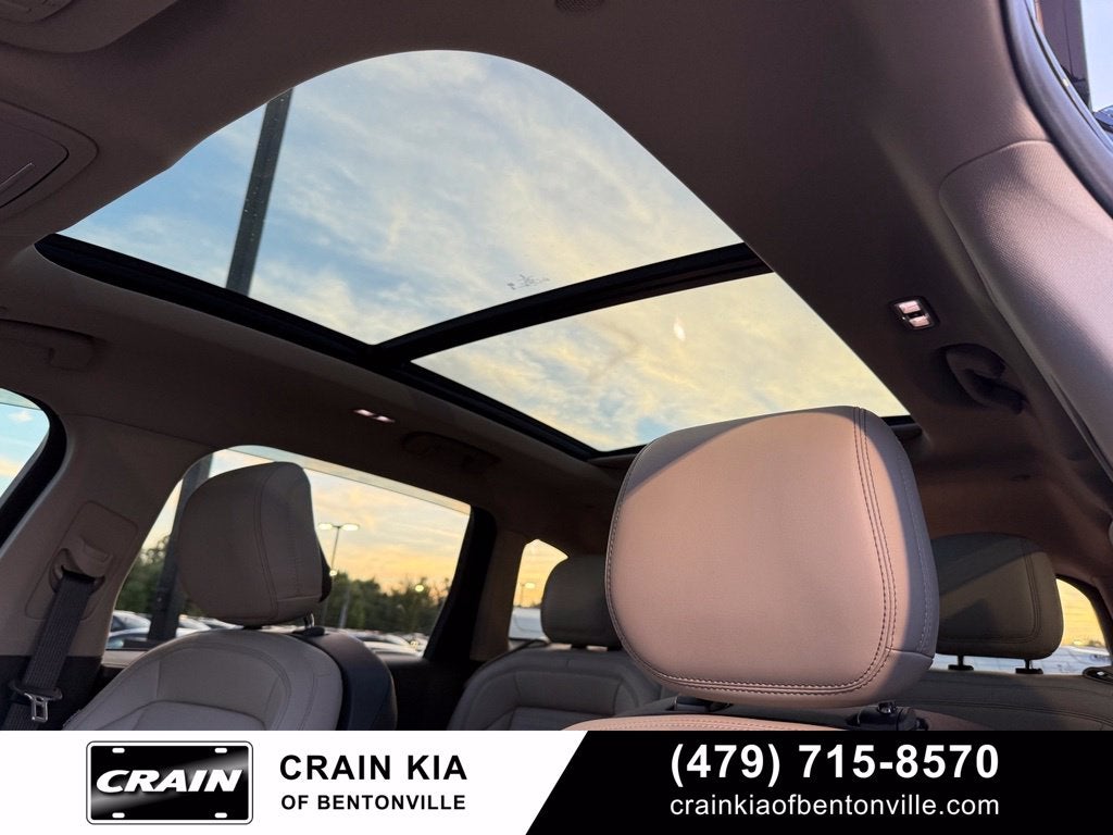 2025 Lincoln Nautilus Reserve - AWD / PANORAMIC SUNROOF / CLEAN CARFAX