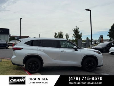 2022 Toyota Highlander XLE - SUNROOF / CLEAN CARFAX / ONE OWNER
