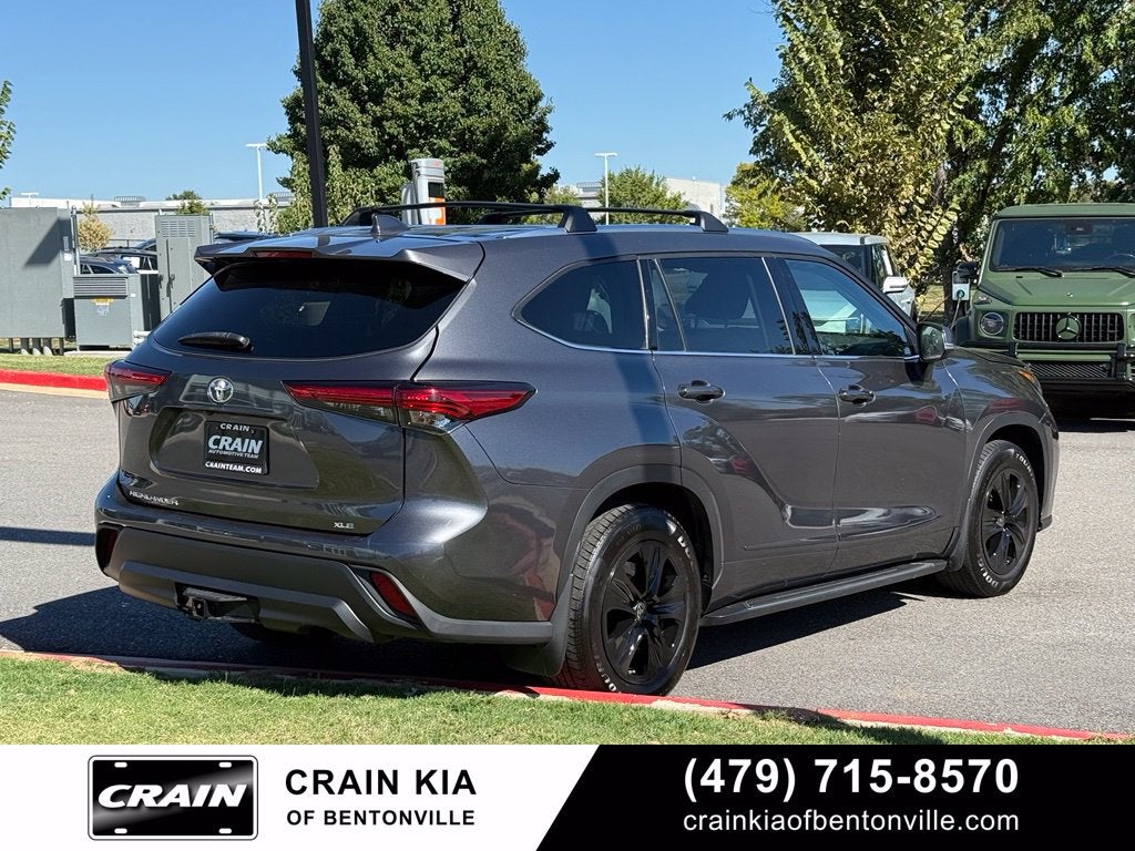 2021 Toyota Highlander XLE - SUNROOF