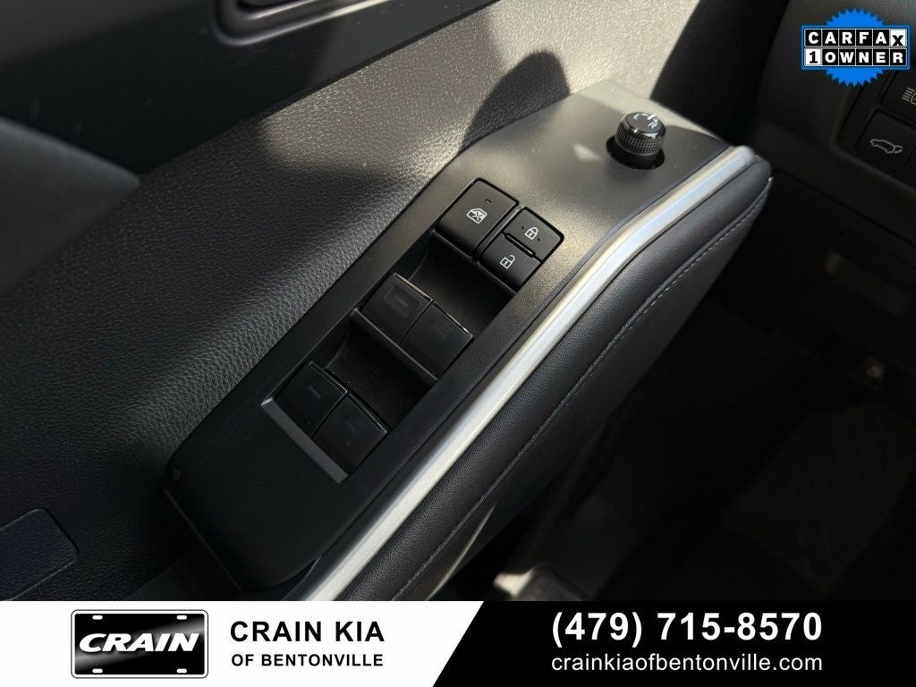 2023 Toyota Highlander XLE - SUNROOF / CARFAX ONE OWNER