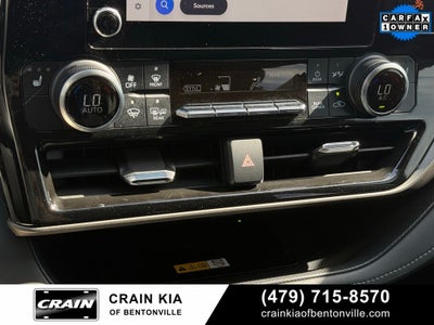 2023 Toyota Highlander XLE - SUNROOF / CARFAX ONE OWNER