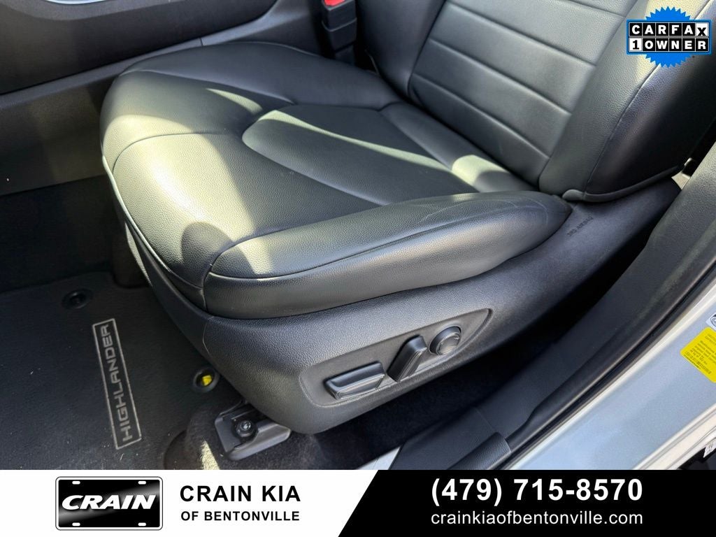 2023 Toyota Highlander XLE - SUNROOF / CARFAX ONE OWNER