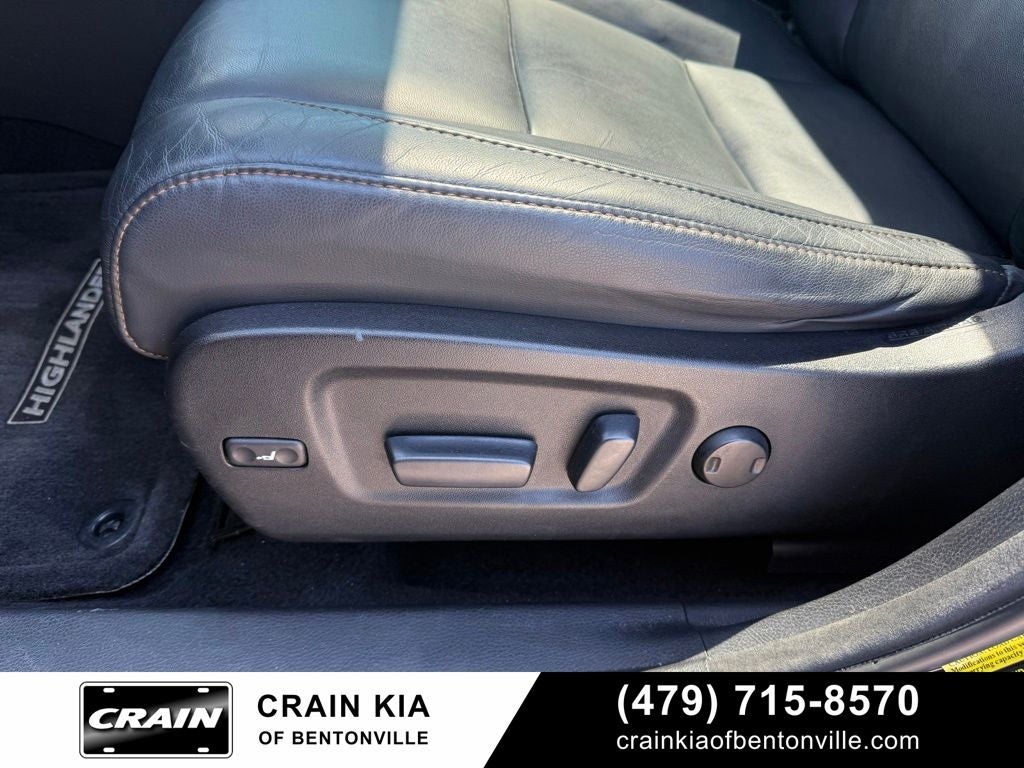 2016 Toyota Highlander XLE V6 - SUNROOF / CLEAN CARFAX / 3RD ROW