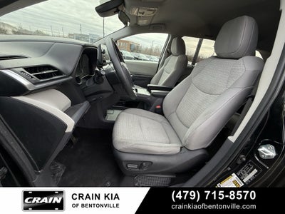 2022 Toyota Sienna LE 8 Passenger - CLEAN CARFAX