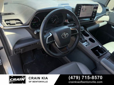 2022 Toyota Sienna XLE 8 Passenger - CARFAX ONE OWNER