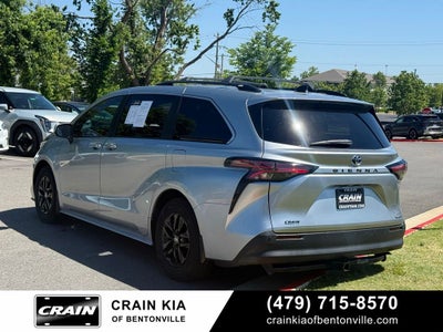 2022 Toyota Sienna XLE 8 Passenger - CARFAX ONE OWNER