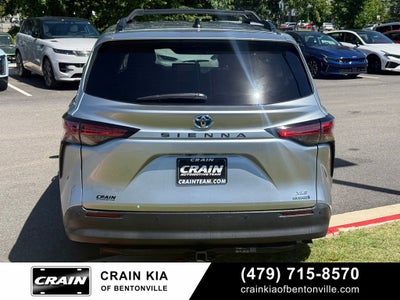2022 Toyota Sienna XLE 8 Passenger - CARFAX ONE OWNER