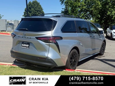 2022 Toyota Sienna XLE 8 Passenger - CARFAX ONE OWNER