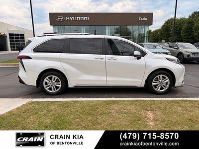 2023 Toyota Sienna Limited - SUNROOF / CLEAN CARFAX / ONE OWNER