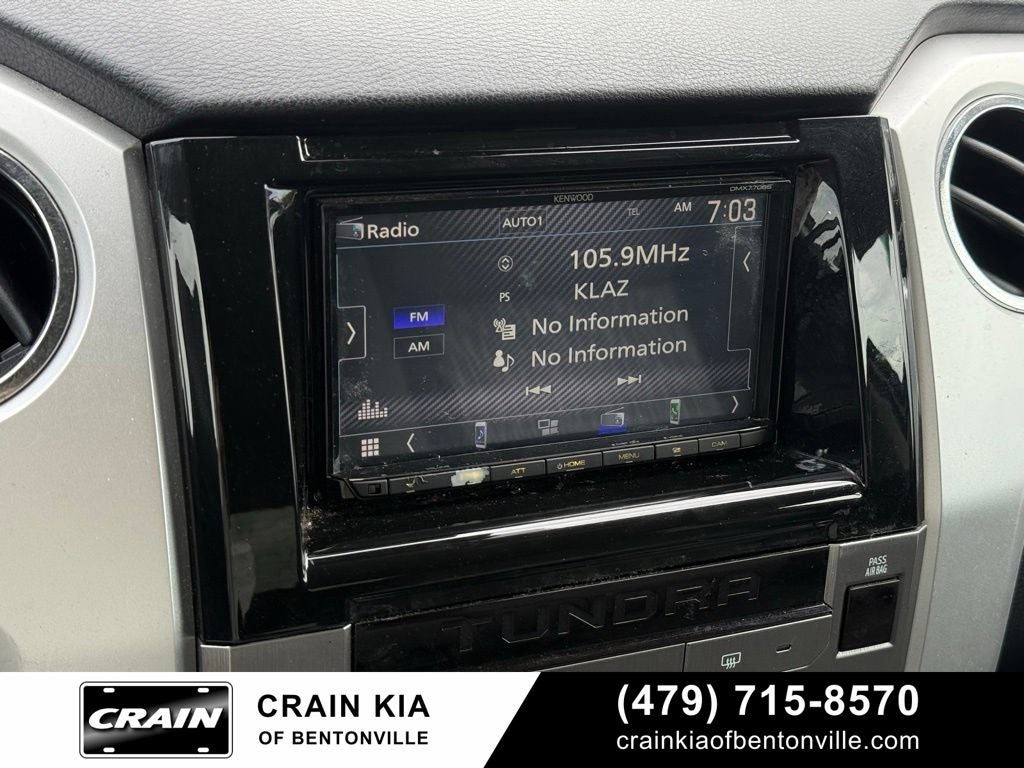 2019 Toyota Tundra SR5 - 4WD / CLEAN CARFAX / LIFTED!