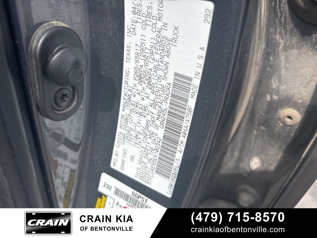 2014 Toyota Tacoma Base V6 - 4WD / CLEAN CARFAX HISTORY