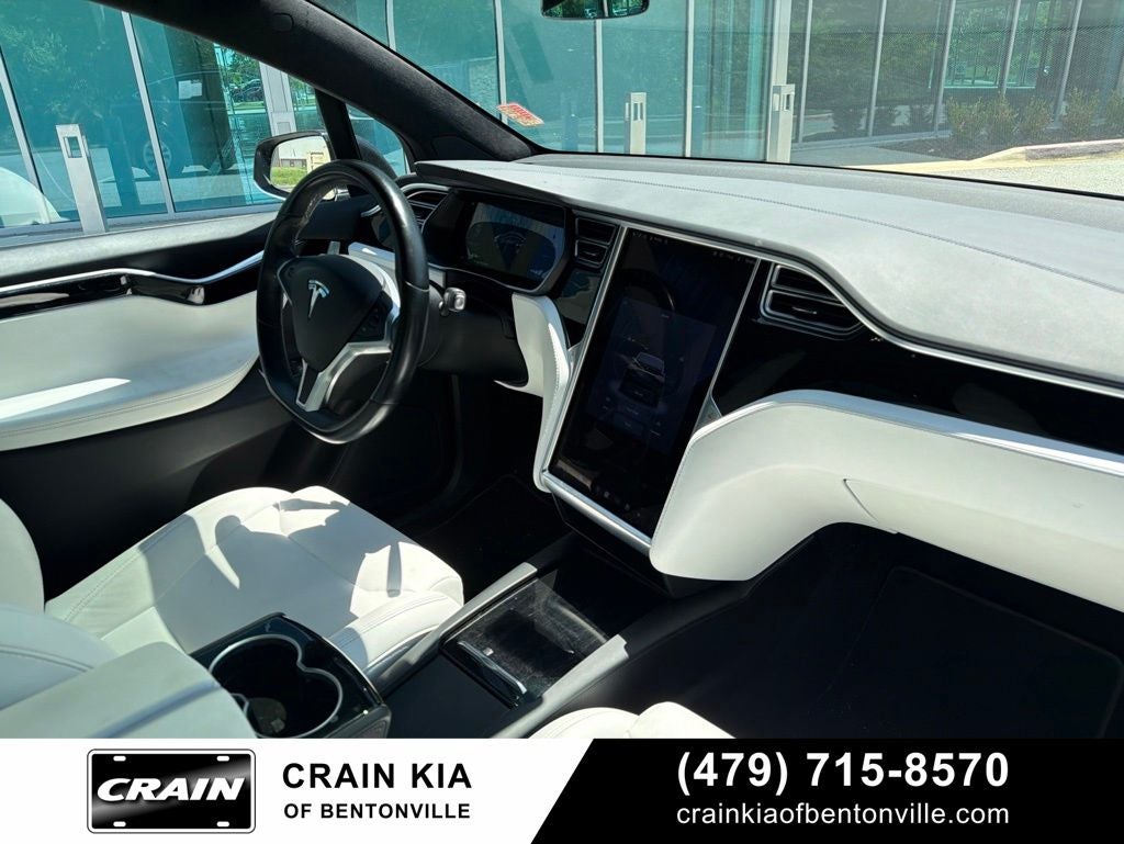 2017 Tesla Model X 75D - AWD / CLEAN CARFAX