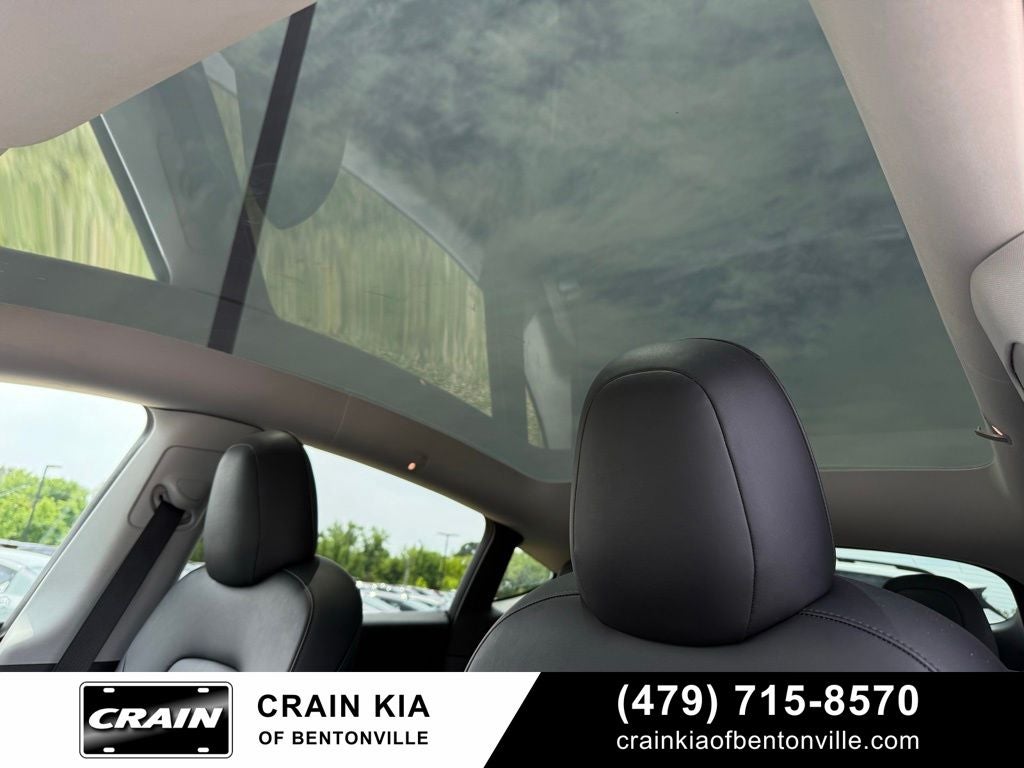 2022 Tesla Model Y Long Range - AWD / CLEAN CARFAX