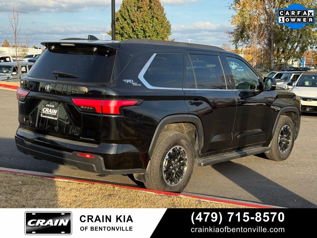 2025 Toyota Sequoia SR5 - 4WD / SUNROOF / CARFAX ONE OWNER