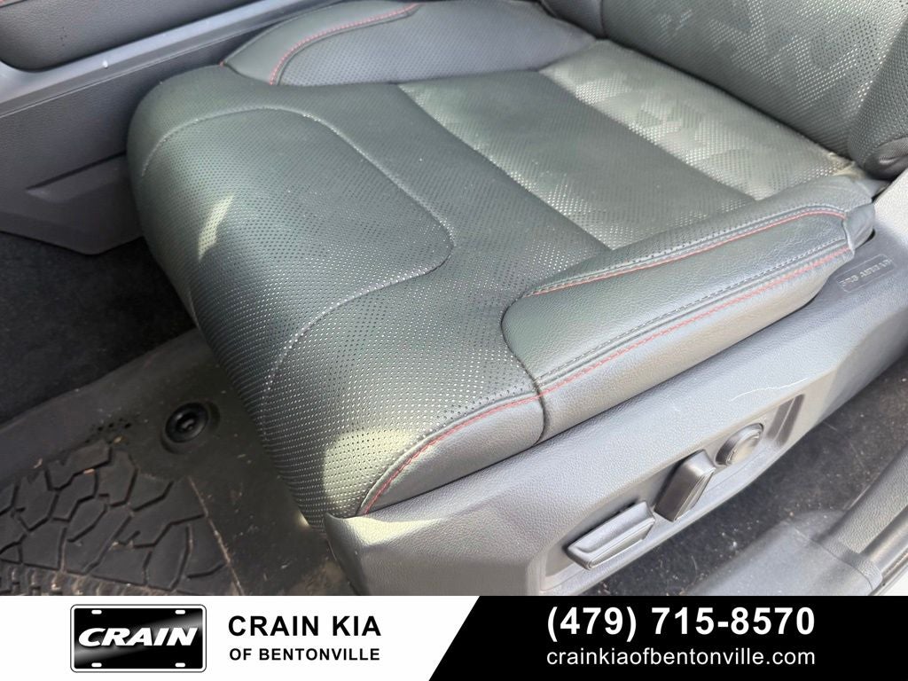 2024 Toyota Sequoia TRD Pro - 4WD / CLEAN CARFAX / PANORAMIC SUNROOF