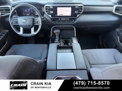 2025 Toyota Sequoia SR5 - 4WD / CLEAN CARFAX / ONE OWNER
