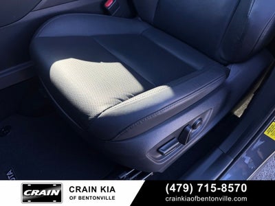 2023 Toyota Crown Limited - AWD / PANORAMIC SUNROOF