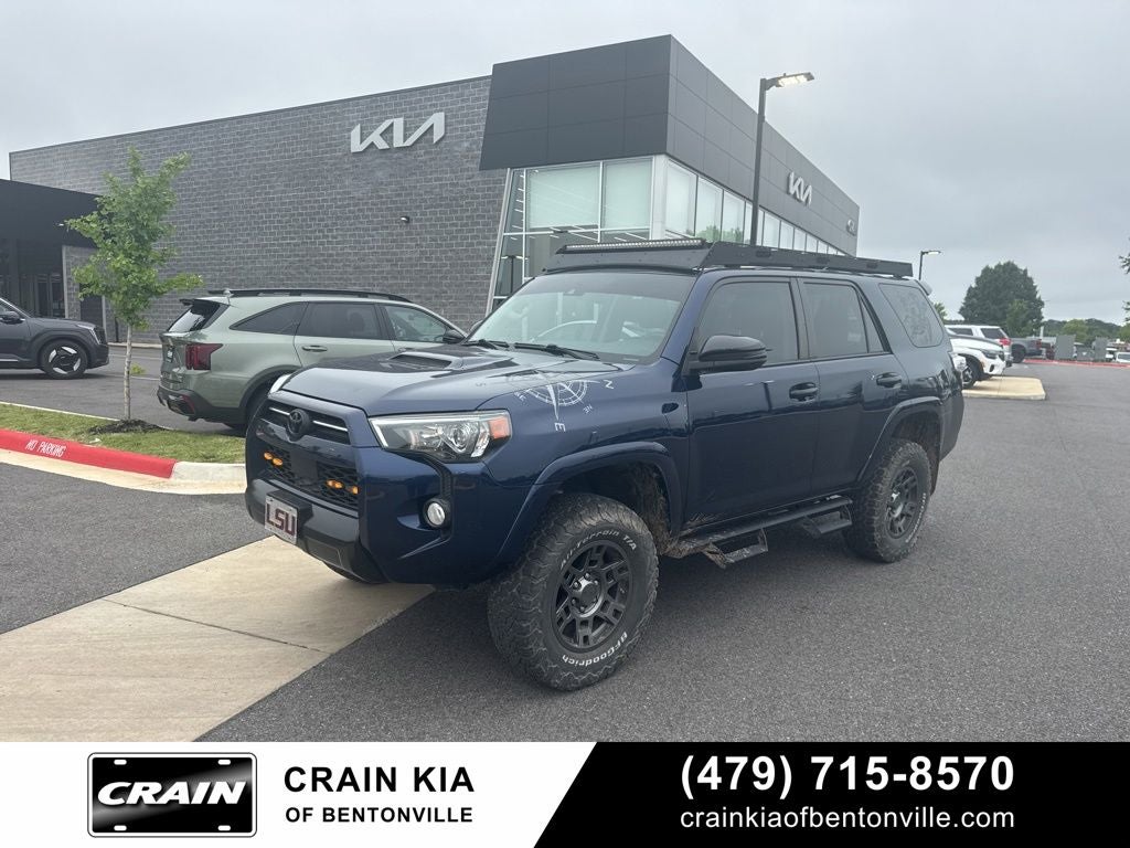 2020 Toyota 4Runner Venture - 4WD / LIFTED! / CLEAN CARFAX / ONE OWNER