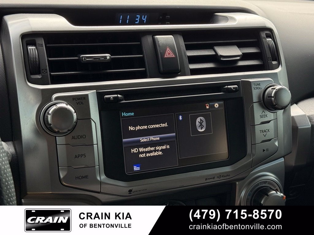 2018 Toyota 4Runner SR5 - 4WD / CLEAN CARFAX