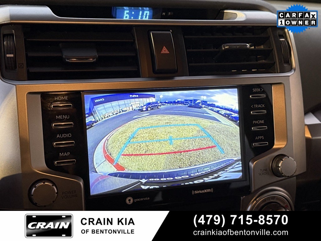 2024 Toyota 4Runner SR5 - 4WD / CLEAN CARFAX / ONE OWNER