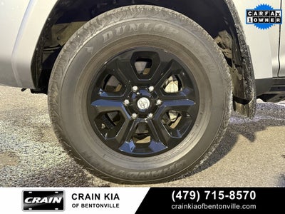 2024 Toyota 4Runner SR5 - 4WD / CLEAN CARFAX / ONE OWNER