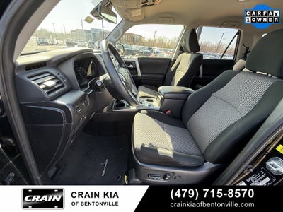 2024 Toyota 4Runner SR5 - 4WD / CLEAN CARFAX / ONE OWNER