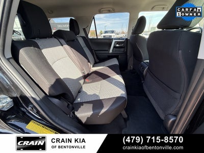 2024 Toyota 4Runner SR5 - 4WD / CLEAN CARFAX / ONE OWNER