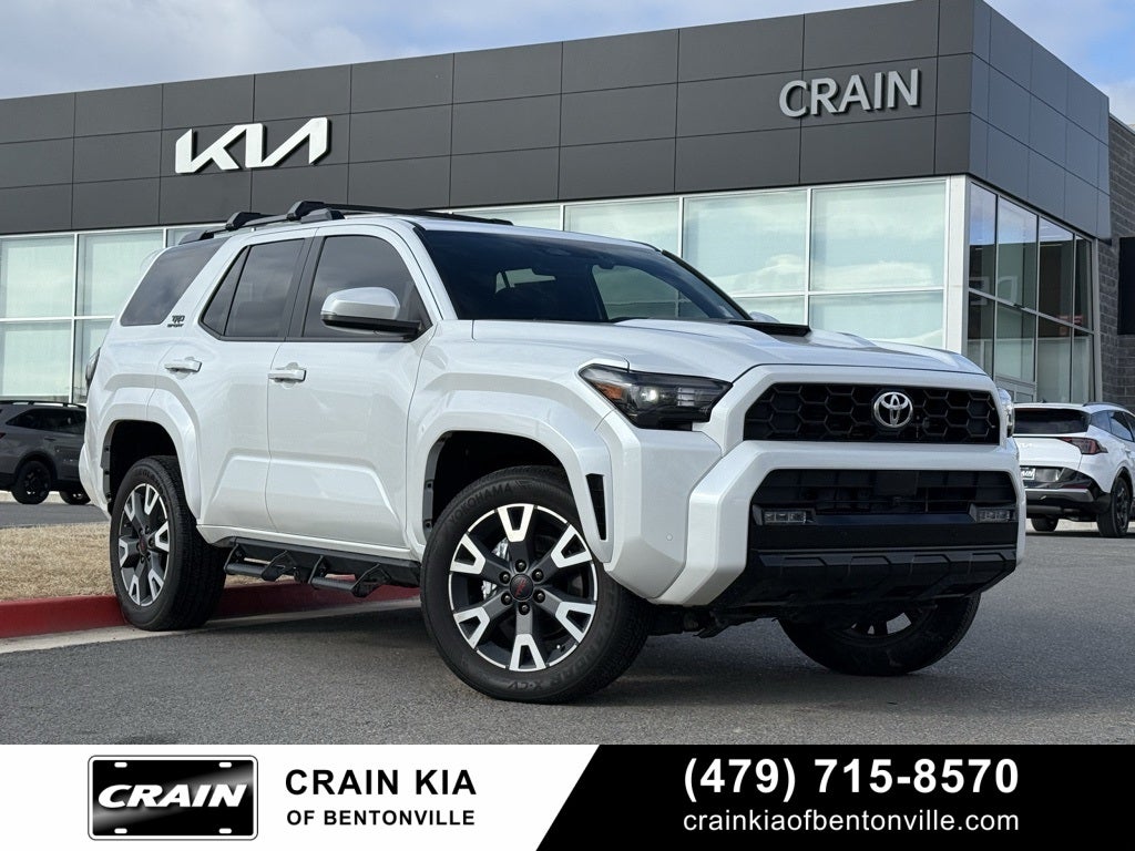 2025 Toyota 4Runner TRD Sport - 4WD / CLEAN CARFAX / ONE OWNER