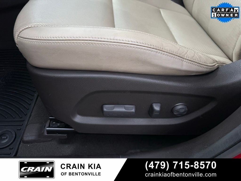 2017 Hyundai Santa Fe Limited - AWD / ONE OWNER / LEATHER