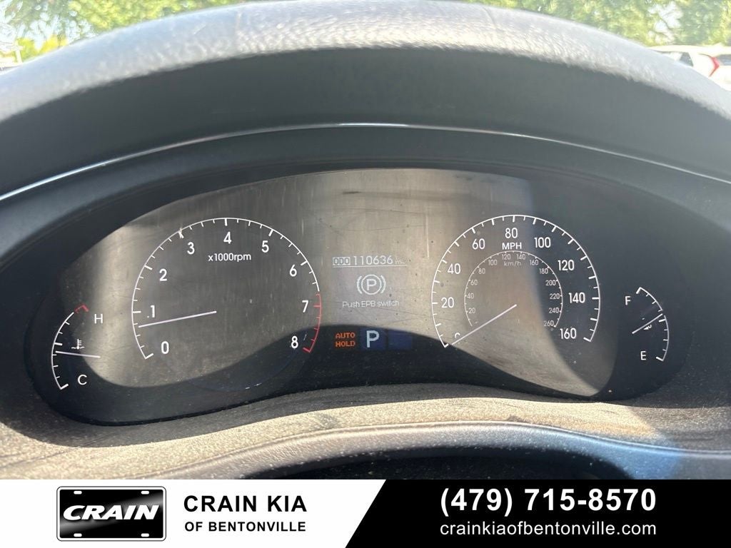 2011 Hyundai Genesis 4.6 - AWD / SUNROOF / ONE OWNER