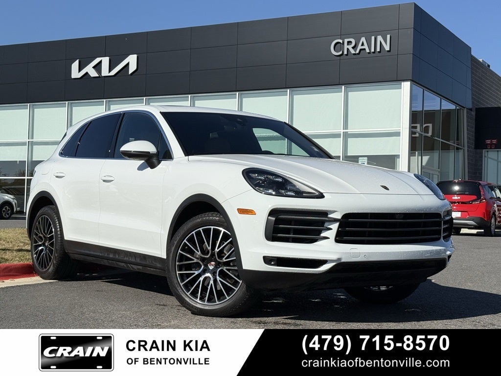 2019 Porsche Cayenne Base - AWD / PANORAMIC SUNROOF / CLEAN CARFAX