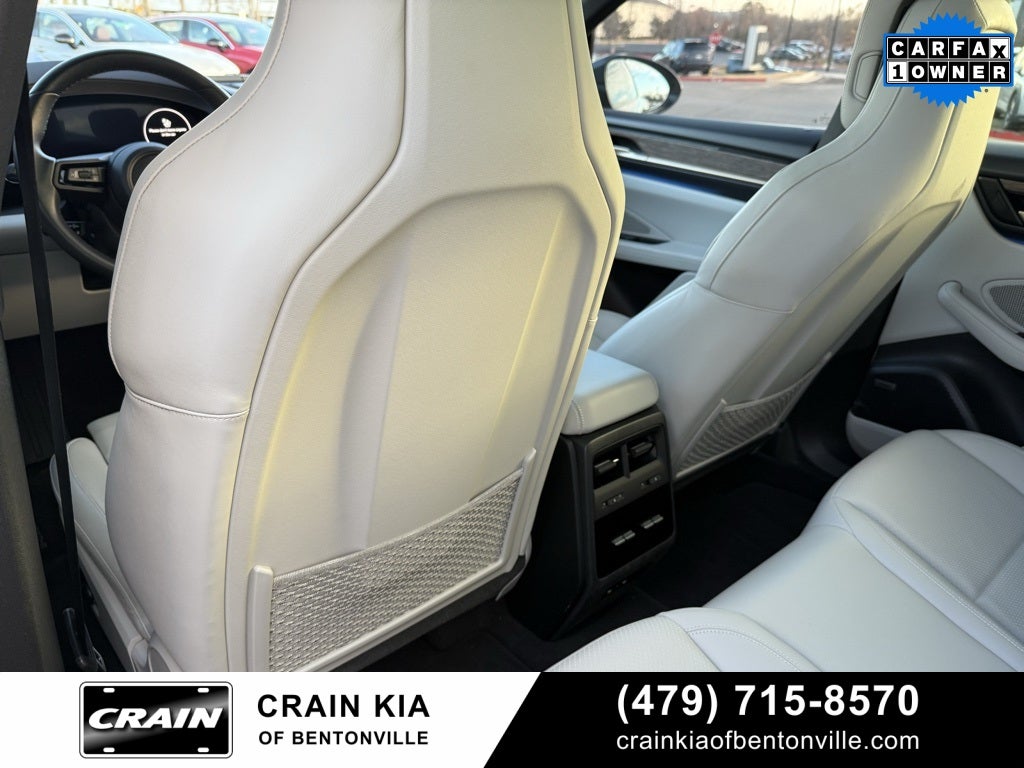 2024 Porsche Macan Electric 4 - AWD / PANORAMIC SUNROOF / ONE OWNER