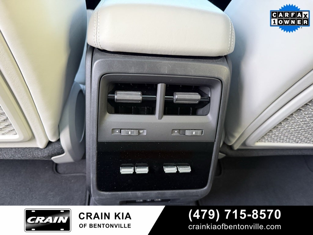 2024 Porsche Macan Electric 4 - AWD / PANORAMIC SUNROOF / ONE OWNER