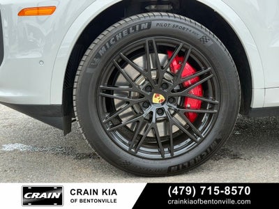 2024 Porsche Cayenne Coupe S - AWD / PANORAMIC SUNROOF / ONE OWNER