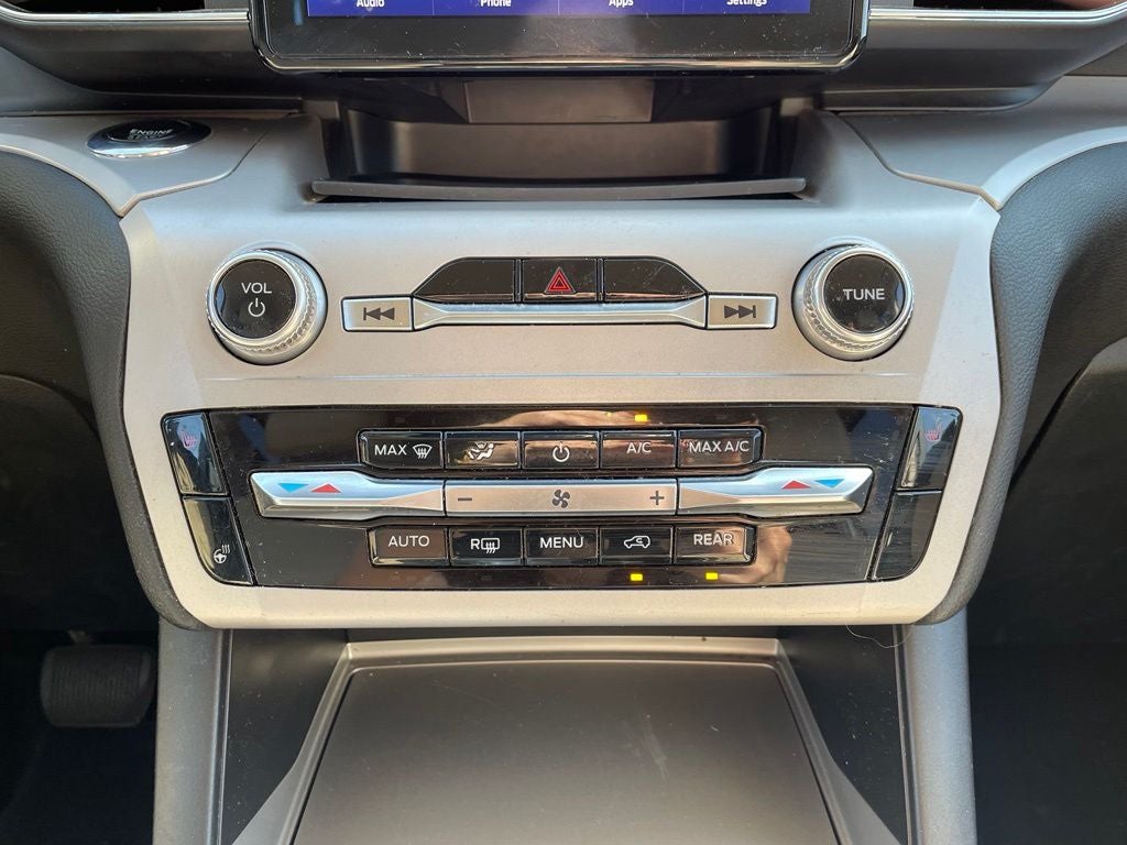 2023 Ford Explorer XLT HEATED SEATS / ONE OWNER