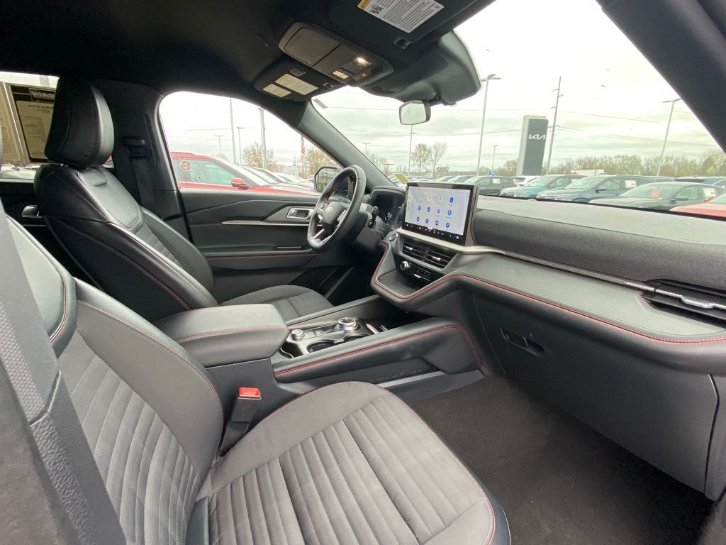 2025 Ford Explorer ST-Line 4X4 / HEATED SEATS / ONE OWNER