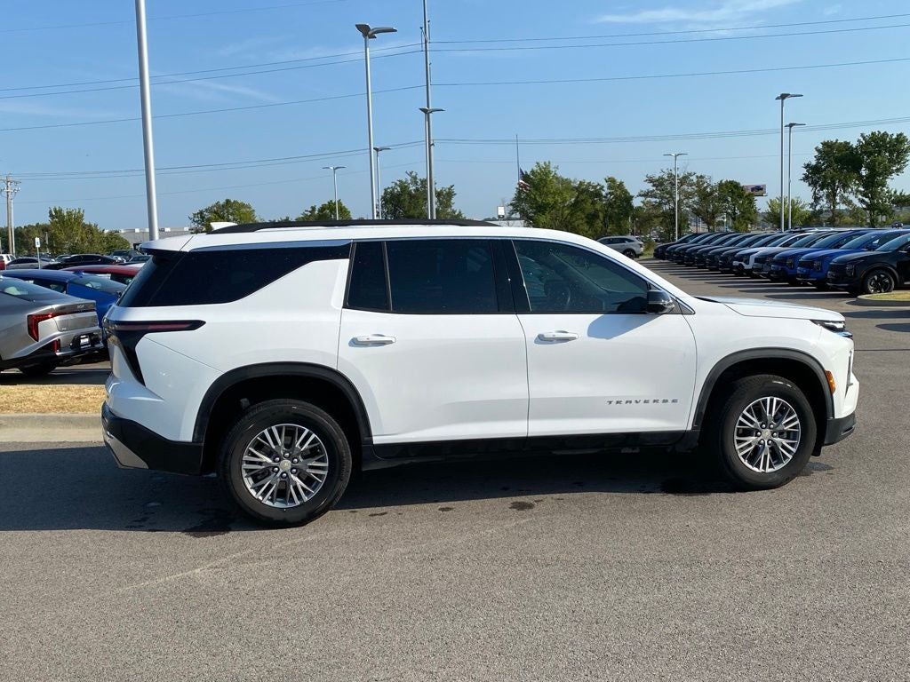 2024 Chevrolet Traverse LT