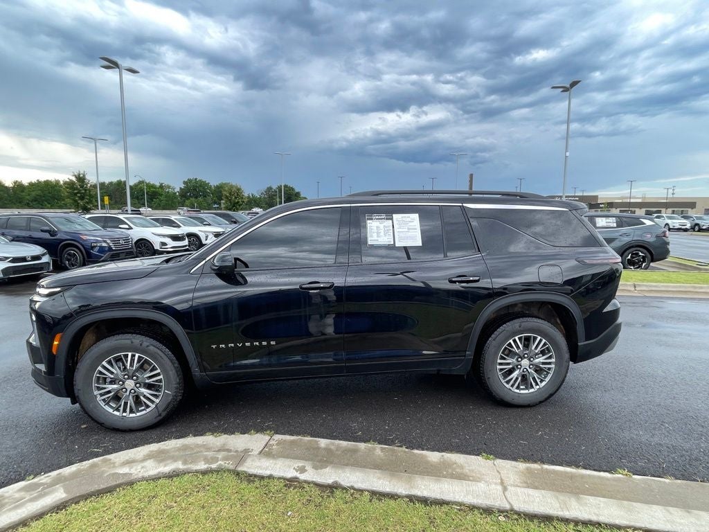2025 Chevrolet Traverse LT CLEAN CARFAX / ONE OWNER