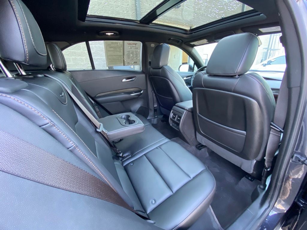 2023 Cadillac XT4 Sport ONE OWNER / HEATED SEATS / SUNROOF
