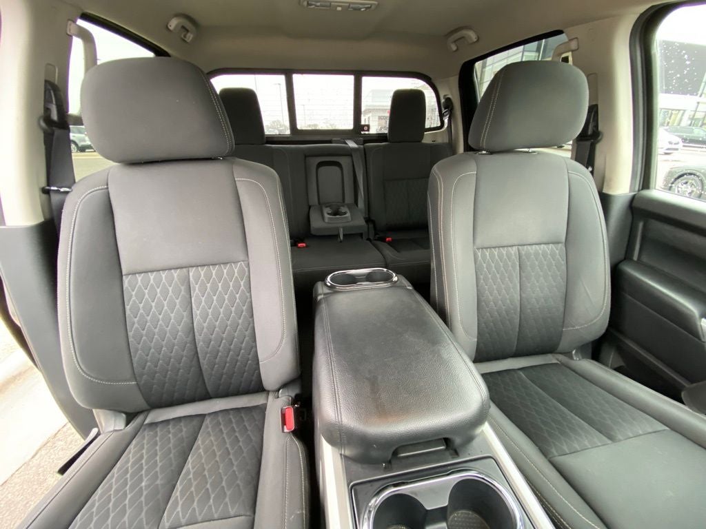 2018 Nissan Titan SV 4X4 / NAV / HEATED SEATS