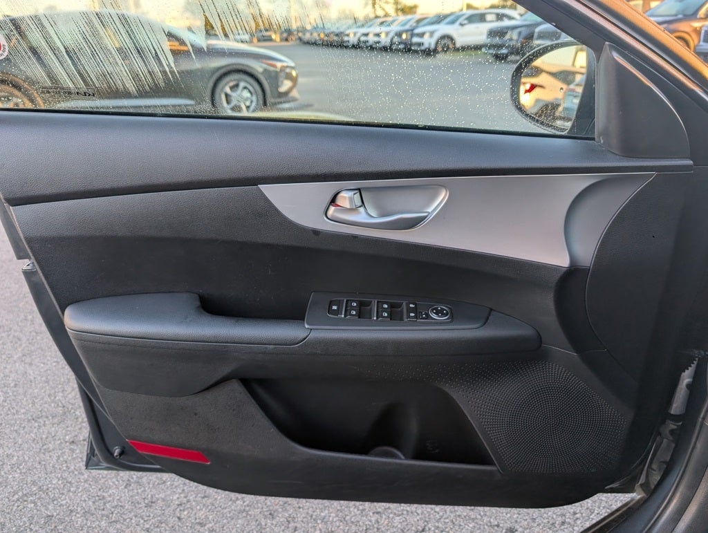 2023 Kia Forte LXS CPO / ONE OWNER