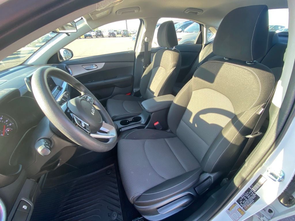 2024 Kia Forte LXS CPO / TECH PACKAGE
