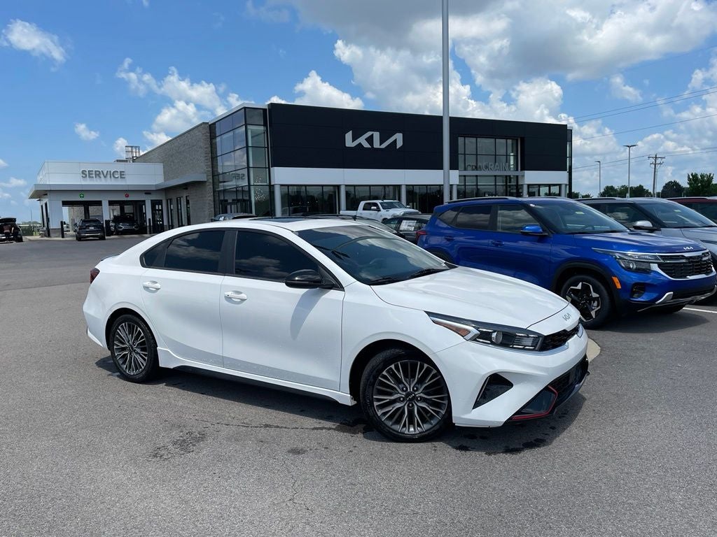 2023 Kia Forte GT-Line SUNROOF / NAV / HEATED SEATS