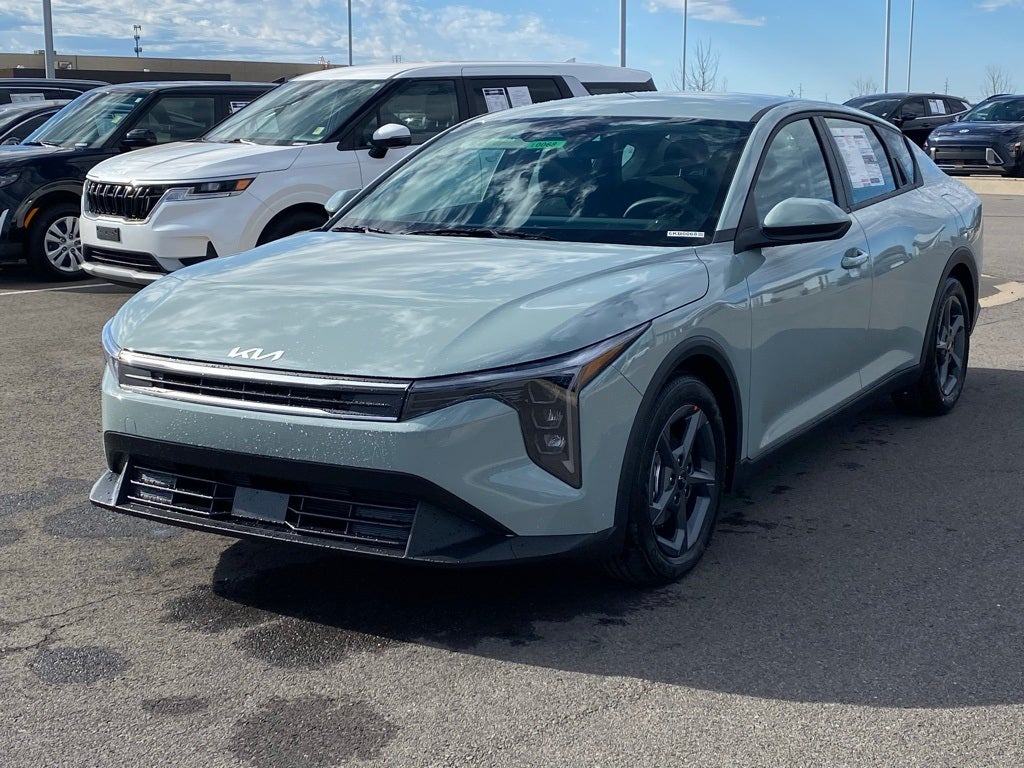 2026 Kia K4 LXS