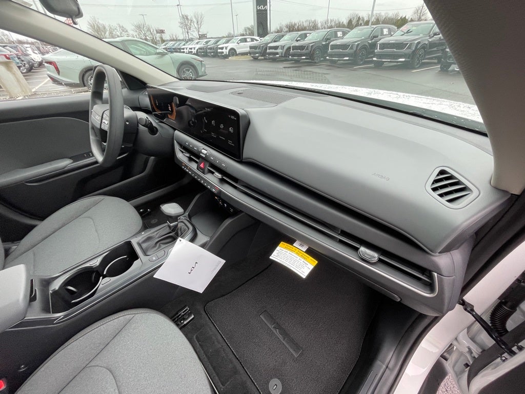 2025 Kia K4 LX