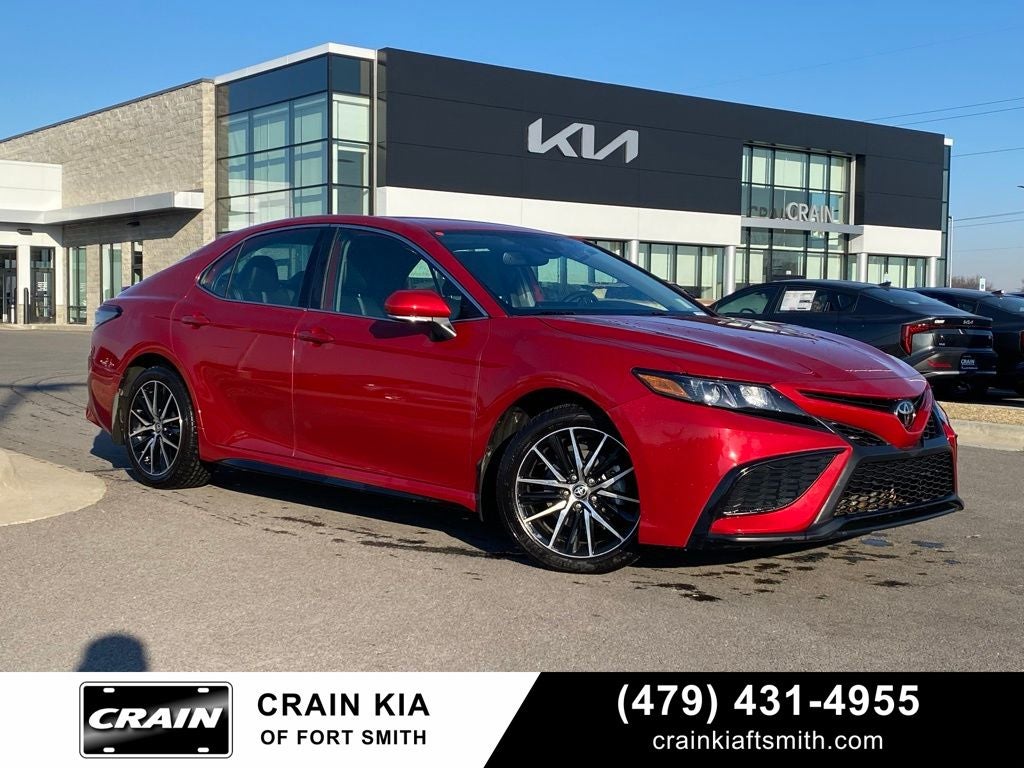 2021 Toyota Camry SE ONE OWNER / CLEAN CARFAX