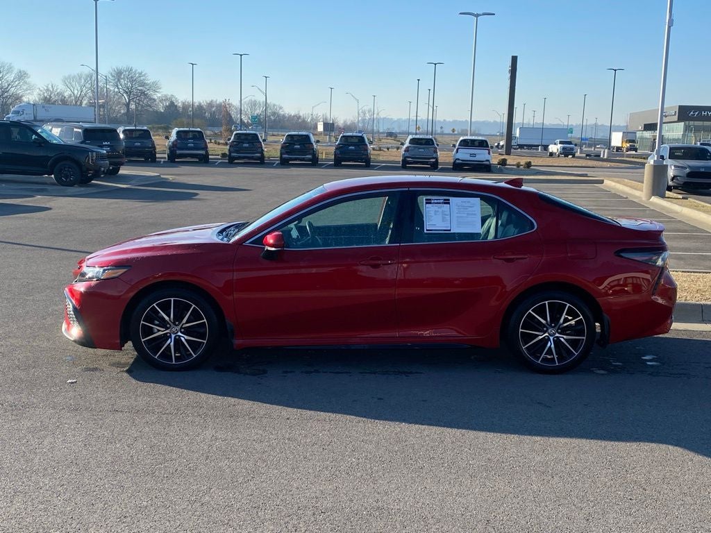 2021 Toyota Camry SE ONE OWNER / CLEAN CARFAX