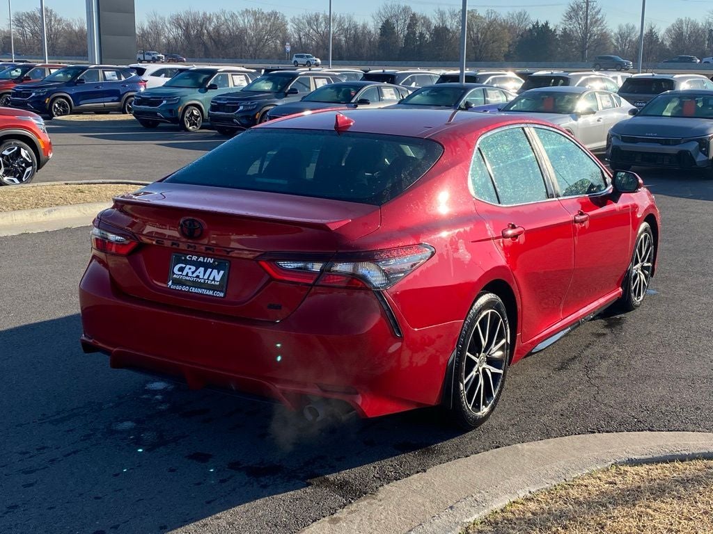 2021 Toyota Camry SE ONE OWNER / CLEAN CARFAX