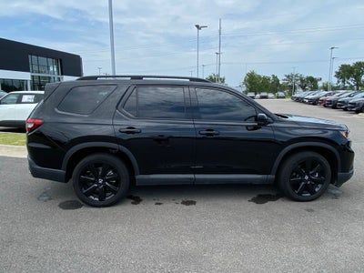 2025 Honda Pilot Black Edition AWD / 3RD ROW / LOADED / ONE OWNER