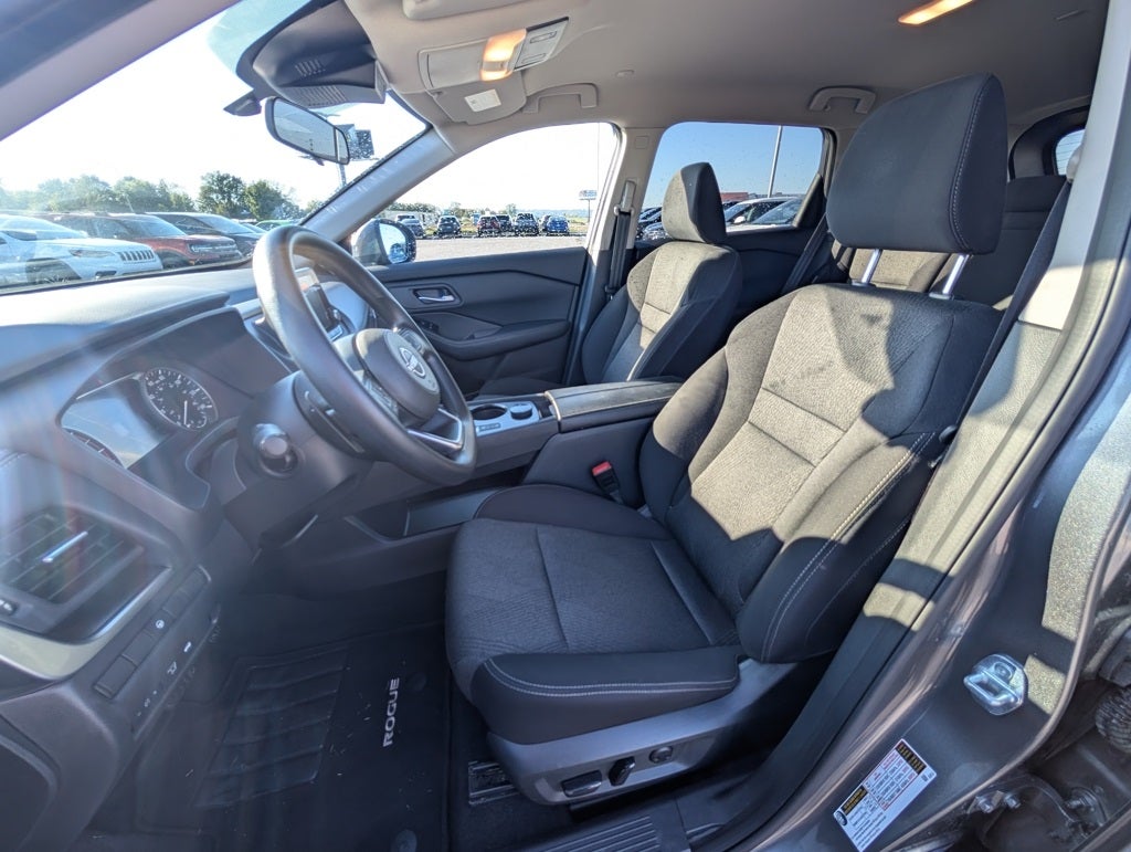 2024 Nissan Rogue SV AWD / ONE OWNER / CLEAN CARFAX